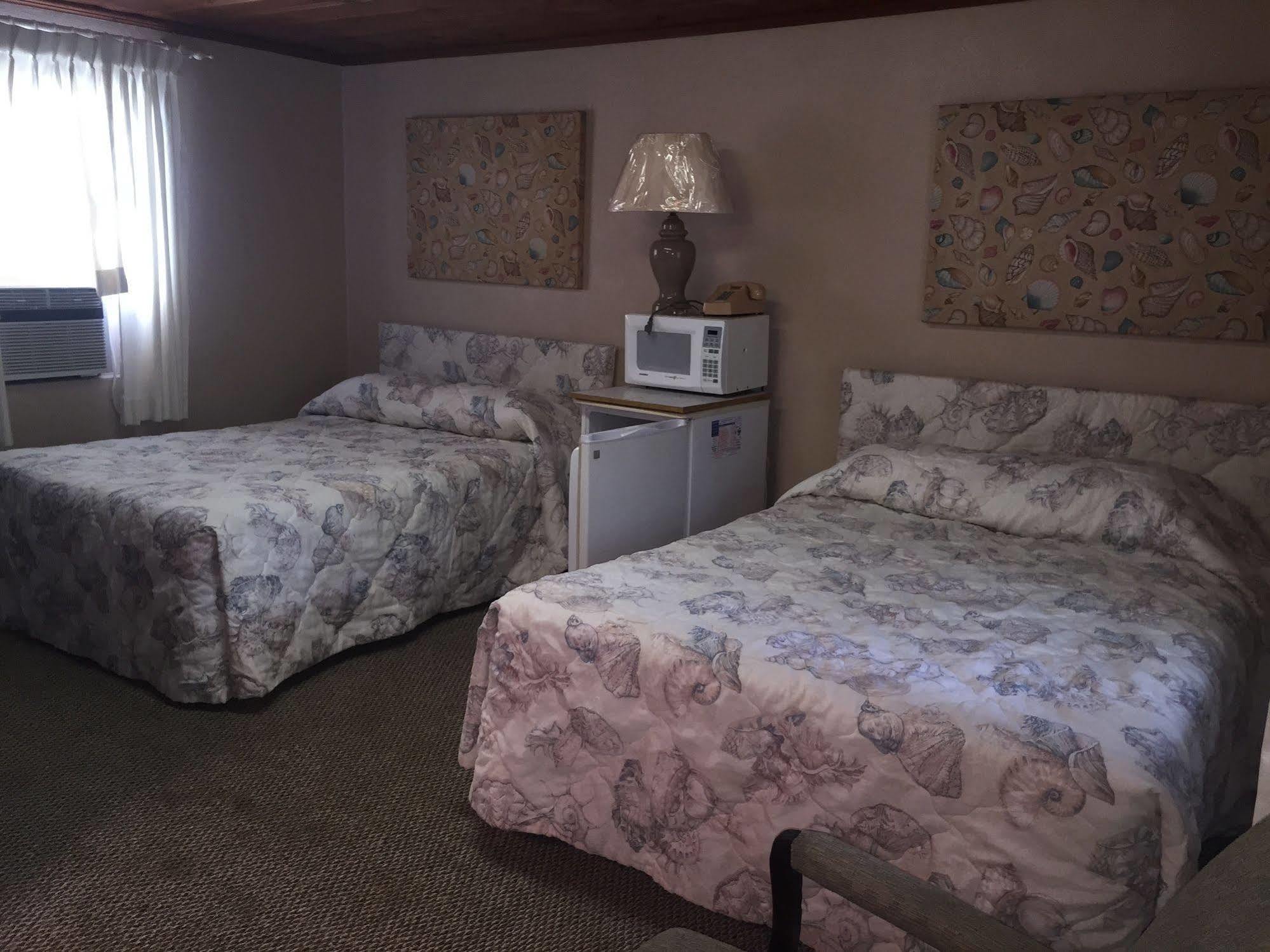 Captain'S Cove Motel Остров Оук Экстерьер фото